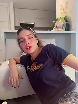 NicoleCut's Live XXX Chat