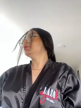 Mia_222 – Naživo XXX chat