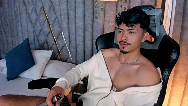 NicolaiKarav Webcam show