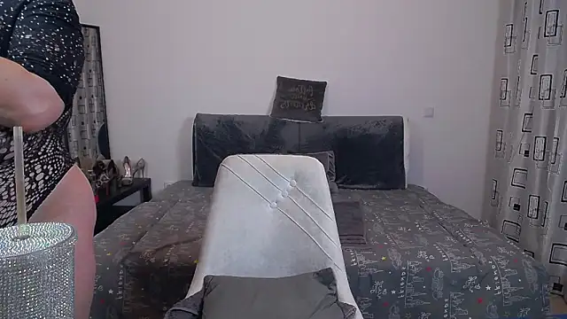 Chat XXX en directo de SharronAlexa