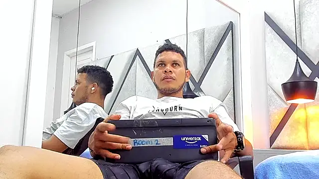 Pokazy przed kamerką – NohaBrooks