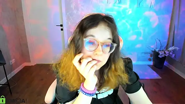 Aleks-caster live XXX chat