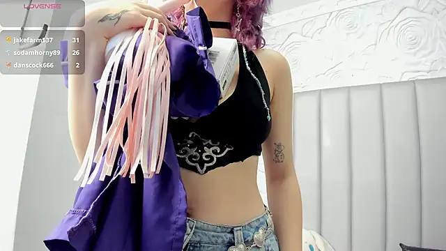 AlexaFoxy18 Chat XXX live