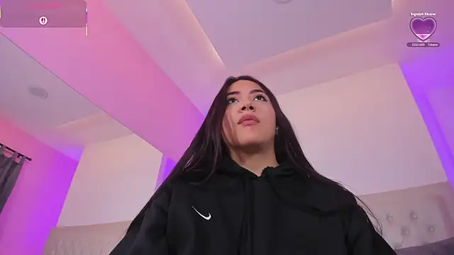 nicolle_pierce Chat XXX live