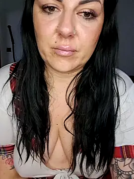 Show modela juliaaa18 na web-kameri