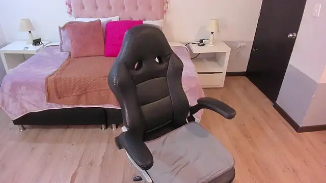 ebony_fantasy2's Live XXX Chat