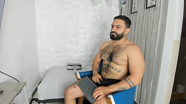 Вебкам-ш оу LeonidasKaiser