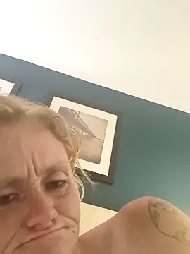 toxicbish: вебкам-шоу