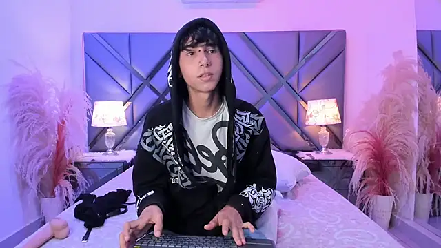 Вебкам-шоу Milan_LewisS