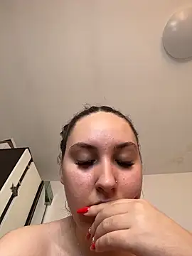 Chat XXX ao vivo de Lucy_doll22