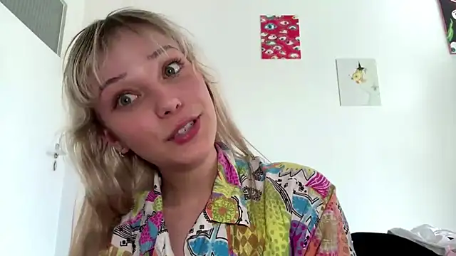 SourMidday Adlı Modelin Canlı XXX Sohbeti