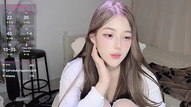 ceekie-77's Live XXX Chat