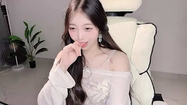 Yukiy8877's Live XXX Chat