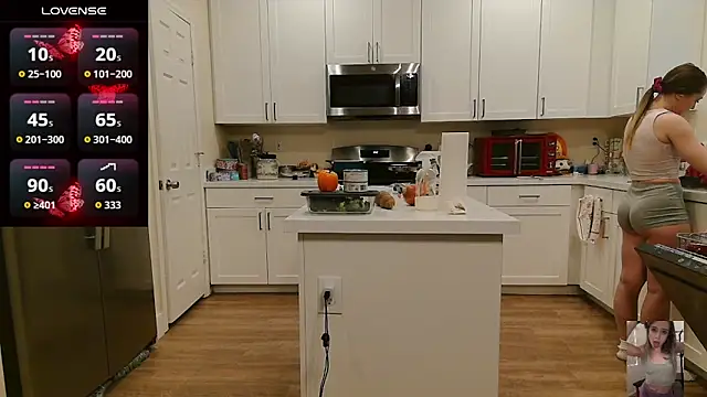 Blondiewithanass' Live XXX Chat