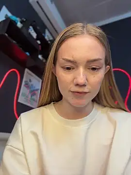 MilaMoone: απευθείας συνομιλία ΧΧΧ