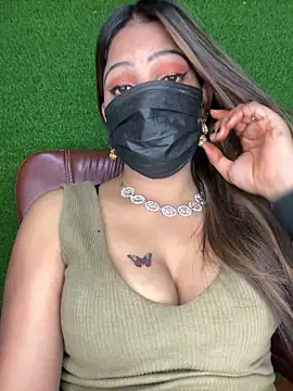 Chat +18 de CUTI-NAINA ao vivo