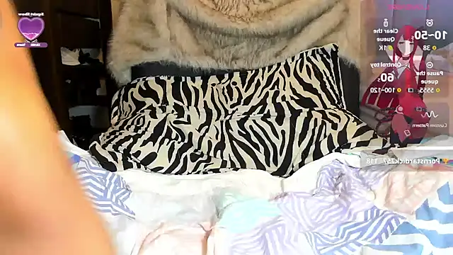 Chat +18 de girl_tatto13 ao vivo