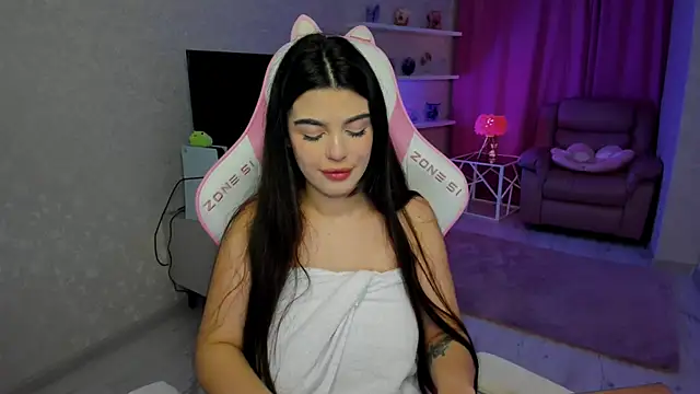 Pokazy przed kamerką – AlluringAriel