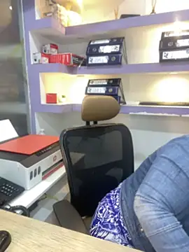 isabella_horney_: απευθείας συνομιλία ΧΧΧ