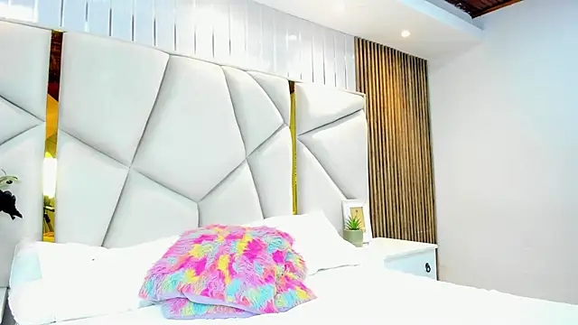 rebeca_brown_ Adlı Modelin Canlı XXX Sohbeti