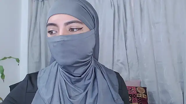 jade_nassar Show in webcam