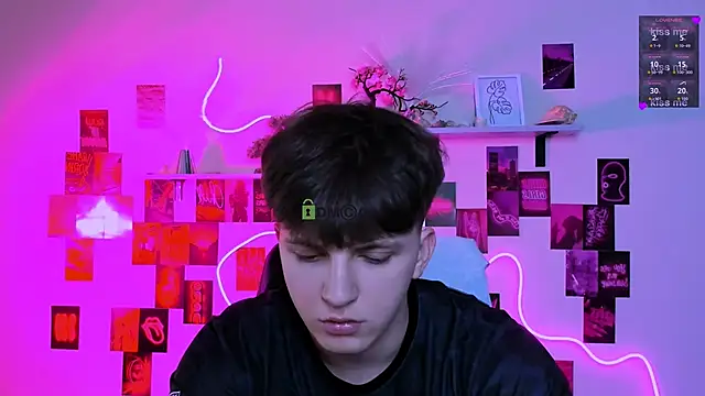 แชท XXX สดของ travis_wolf_