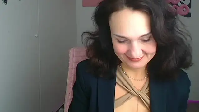 Rosie_Rosee Adlı Modelin Canlı XXX Sohbeti