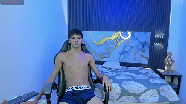 Dark_Desiree18 Webcam Show