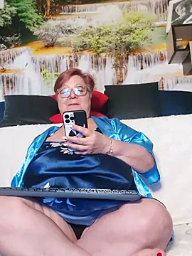 Онлайн чат XXX QueenPammy1