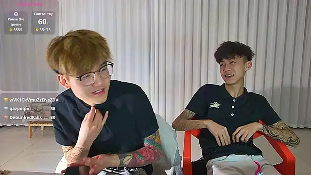 Show modela KK-cuteboy na web-kameri