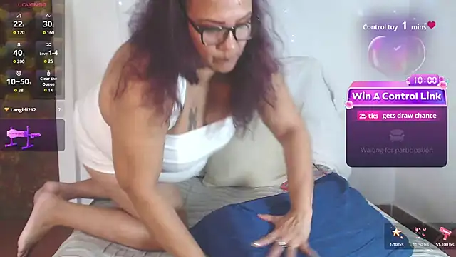 دردشة BiirdyDavis الجنسية المباشرة