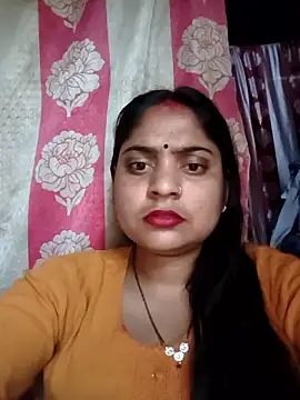 Aanushaka: απευθείας συνομιλία ΧΧΧ