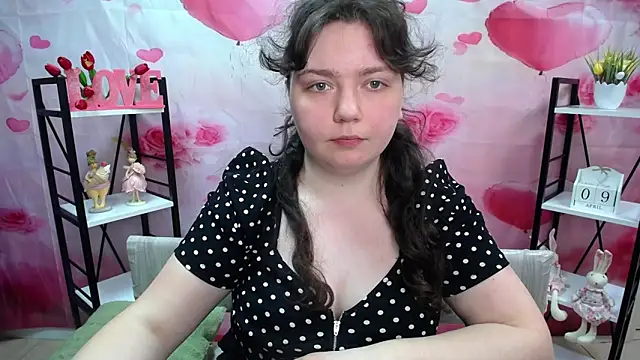 NeonilaLisova Adlı Modelin Canlı XXX Sohbeti