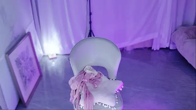 Chat +18 de cherry-tina ao vivo