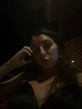 Izabella_Bella Adlı Modelin Canlı XXX Sohbeti