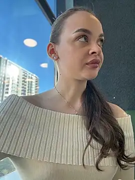 KristiRich Adlı Modelin Canlı XXX Sohbeti