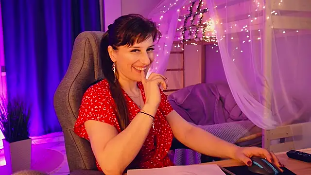 EmmaWheelers' Live XXX Chat