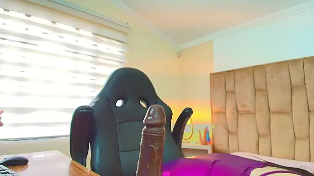 CharlotteSchmidtt's Live XXX Chat