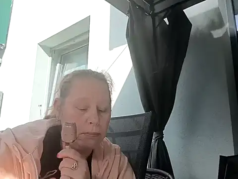 Chat XXX en directo de Jahudka47