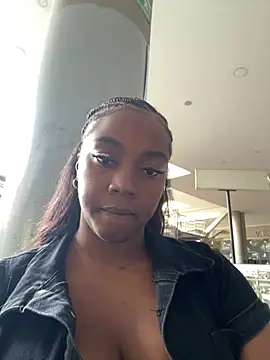 CiaraEbony: онлайн-секс-чат