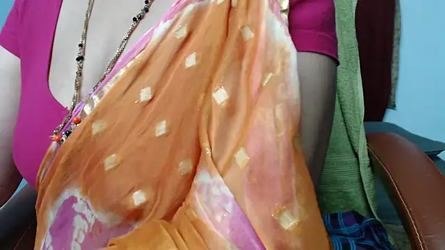 sunitha-3 Adlı Modelin Canlı XXX Sohbeti