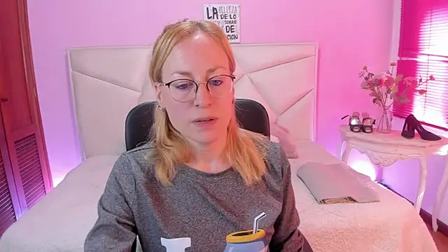 XXX chat uživo modela SammySanders