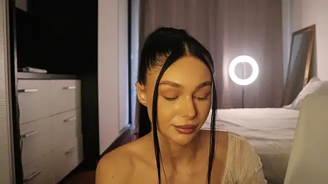 IvyKaelani Adlı Modelin Canlı XXX Sohbeti