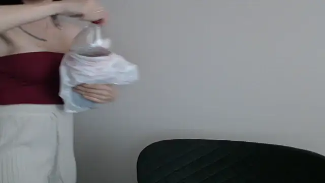 gglingeriee Chat XXX in diretta