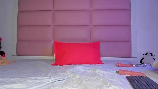 Catalinna_03 Adlı Modelin Canlı XXX Sohbeti