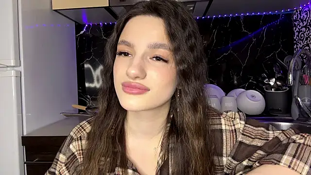 Kosandra_k Adlı Modelin Canlı XXX Sohbeti