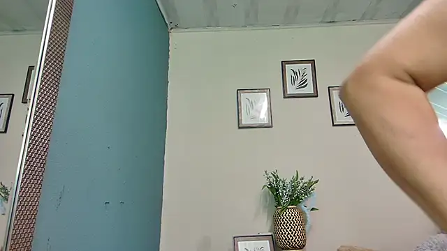 MaraSol Adlı Modelin Canlı XXX Sohbeti