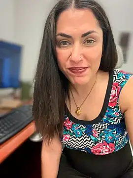 YourQueen18: вебкам- шоу