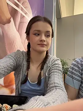 your_babymila Webcam Show