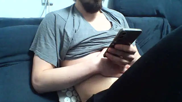 KaelNox: διαδικτυακό σόου στην κάμερα